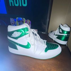 Nike men’s Jordan 1s High Golf
